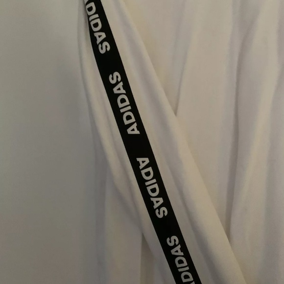 Kids adidas white X-Large sweatshirt - Picture 3 of 3